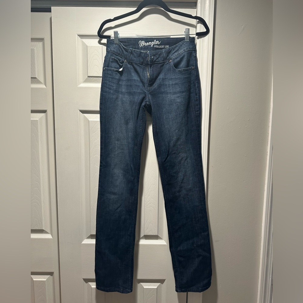 Dark Wash Wrangler Straight Leg Low Rise Jeans size 5/6